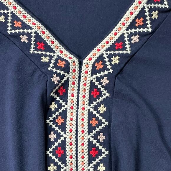 Navy Blue Short Sleeve Dress with Embroidered V-Neckline Old Navy Size Medium - Picture 7 of 9